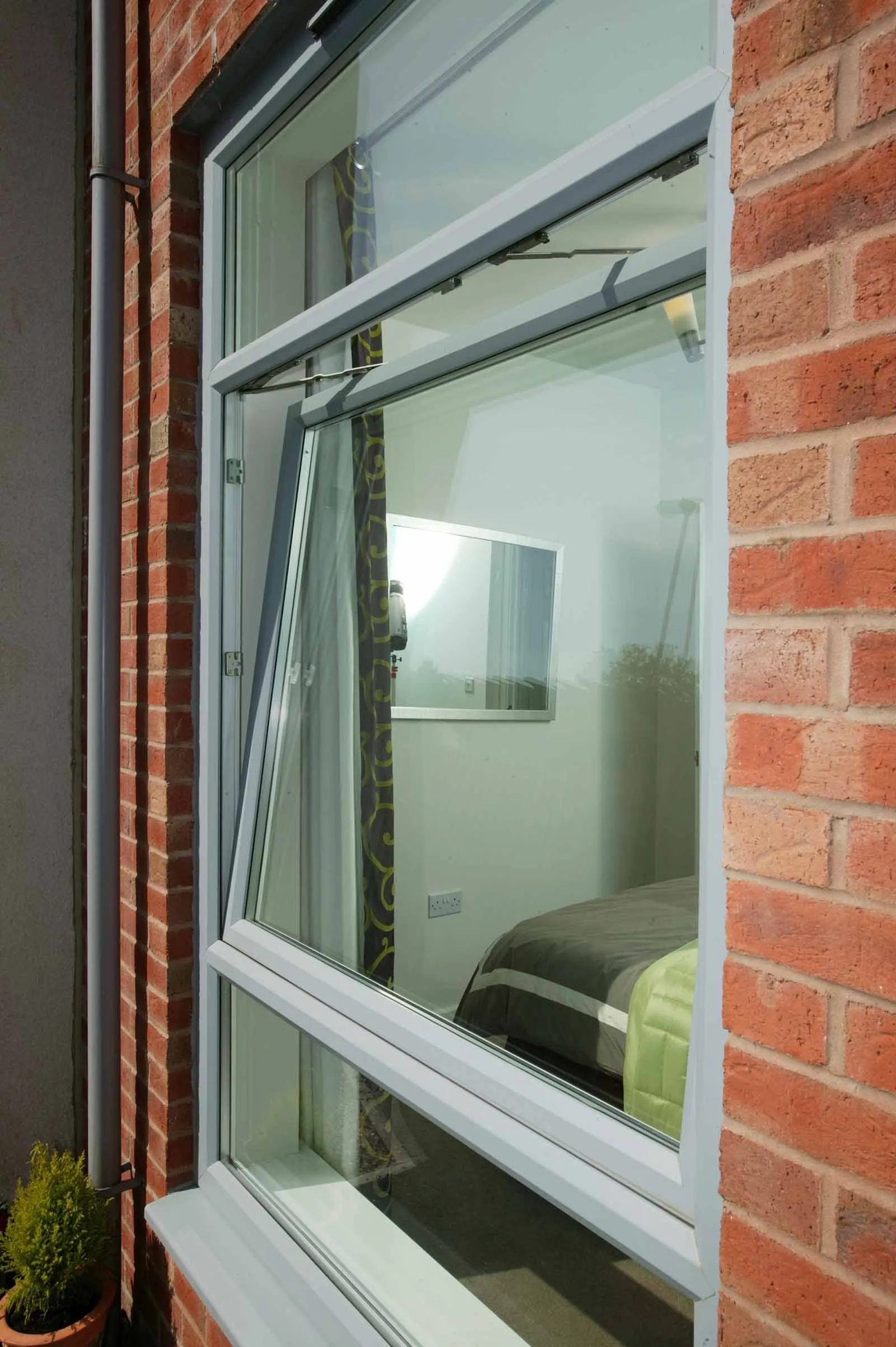 Frey tilt and turn window